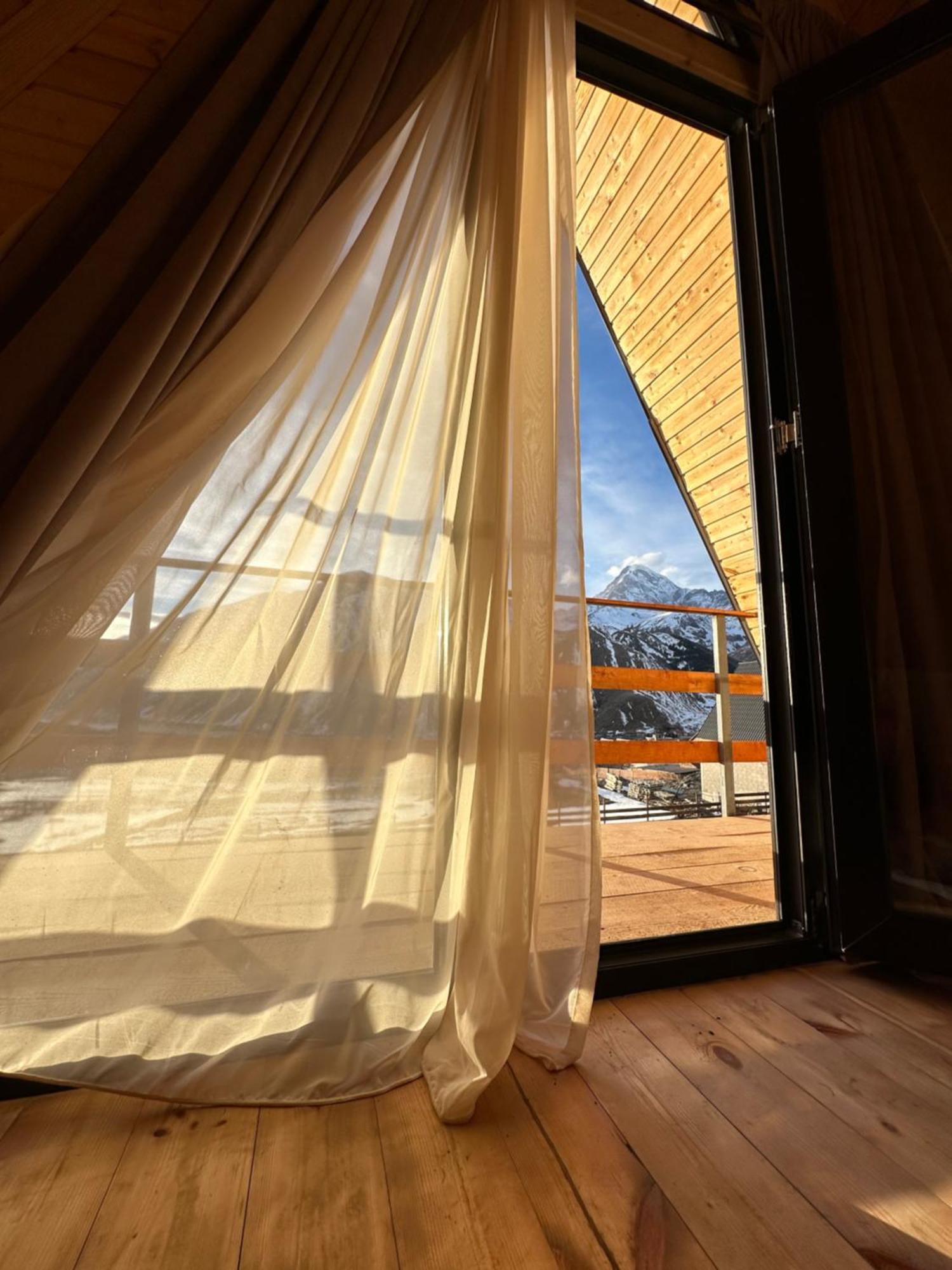 Aura Cottages Kazbegi Esterno foto