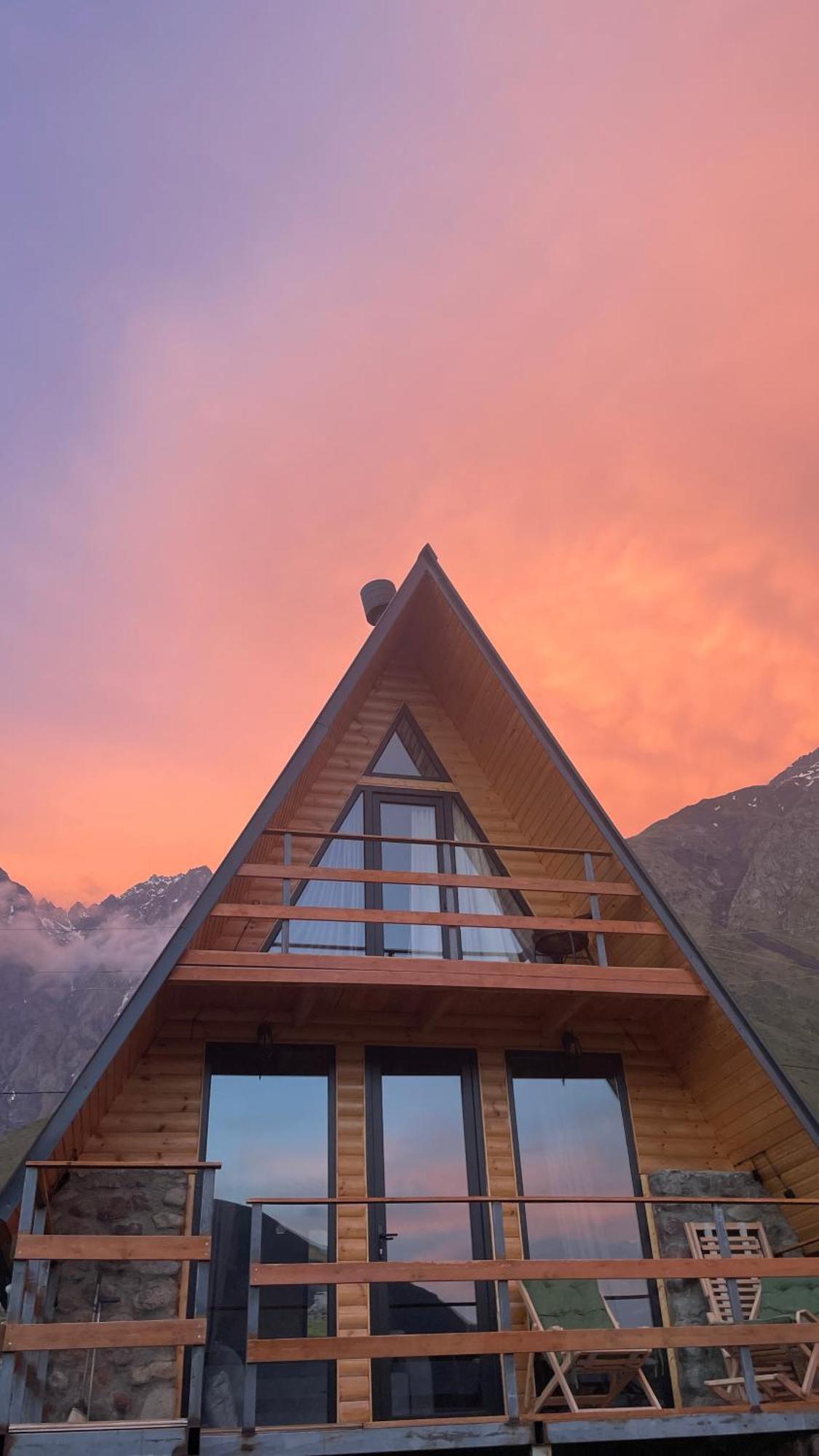 Aura Cottages Kazbegi Esterno foto