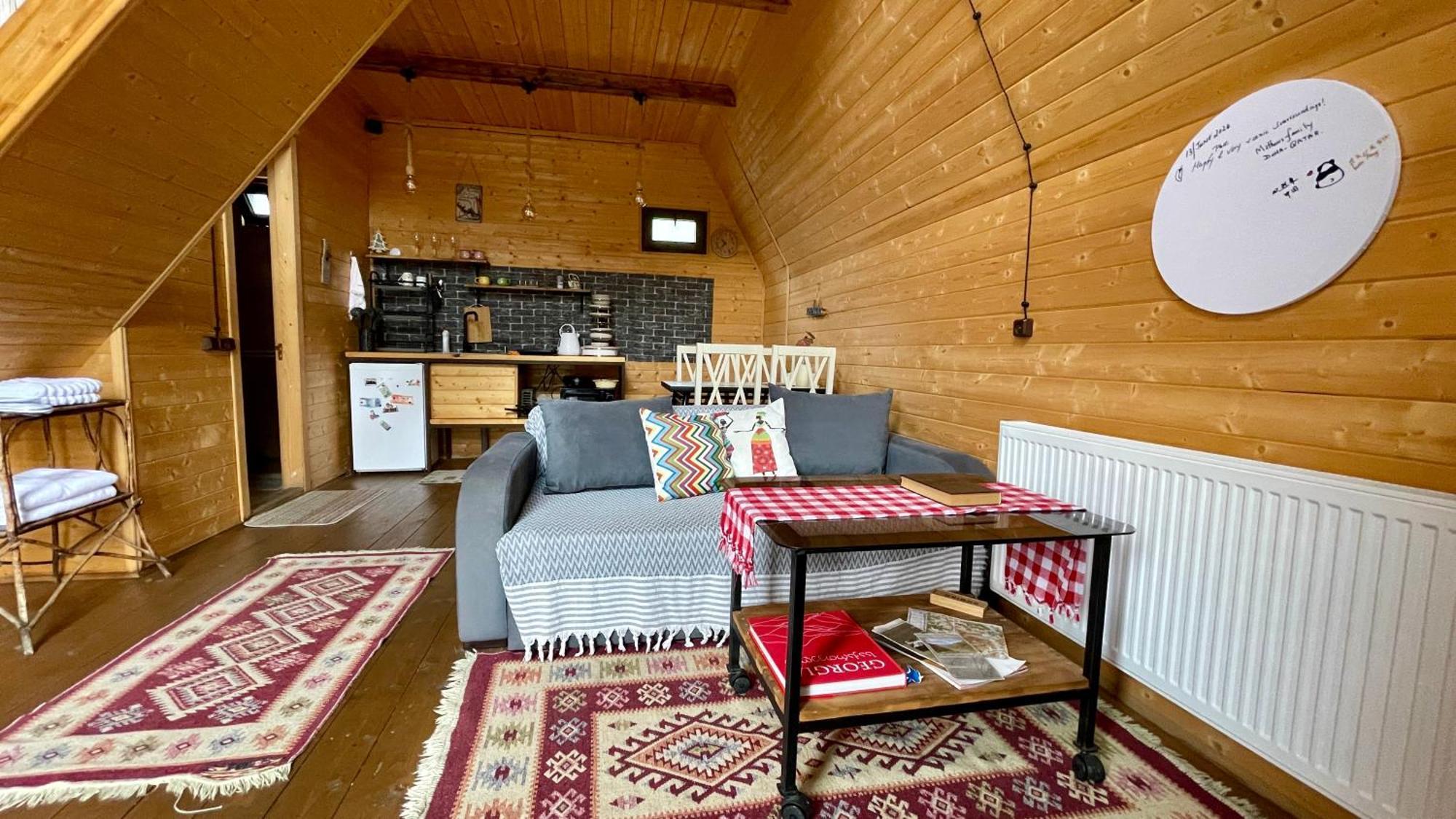 Aura Cottages Kazbegi Esterno foto