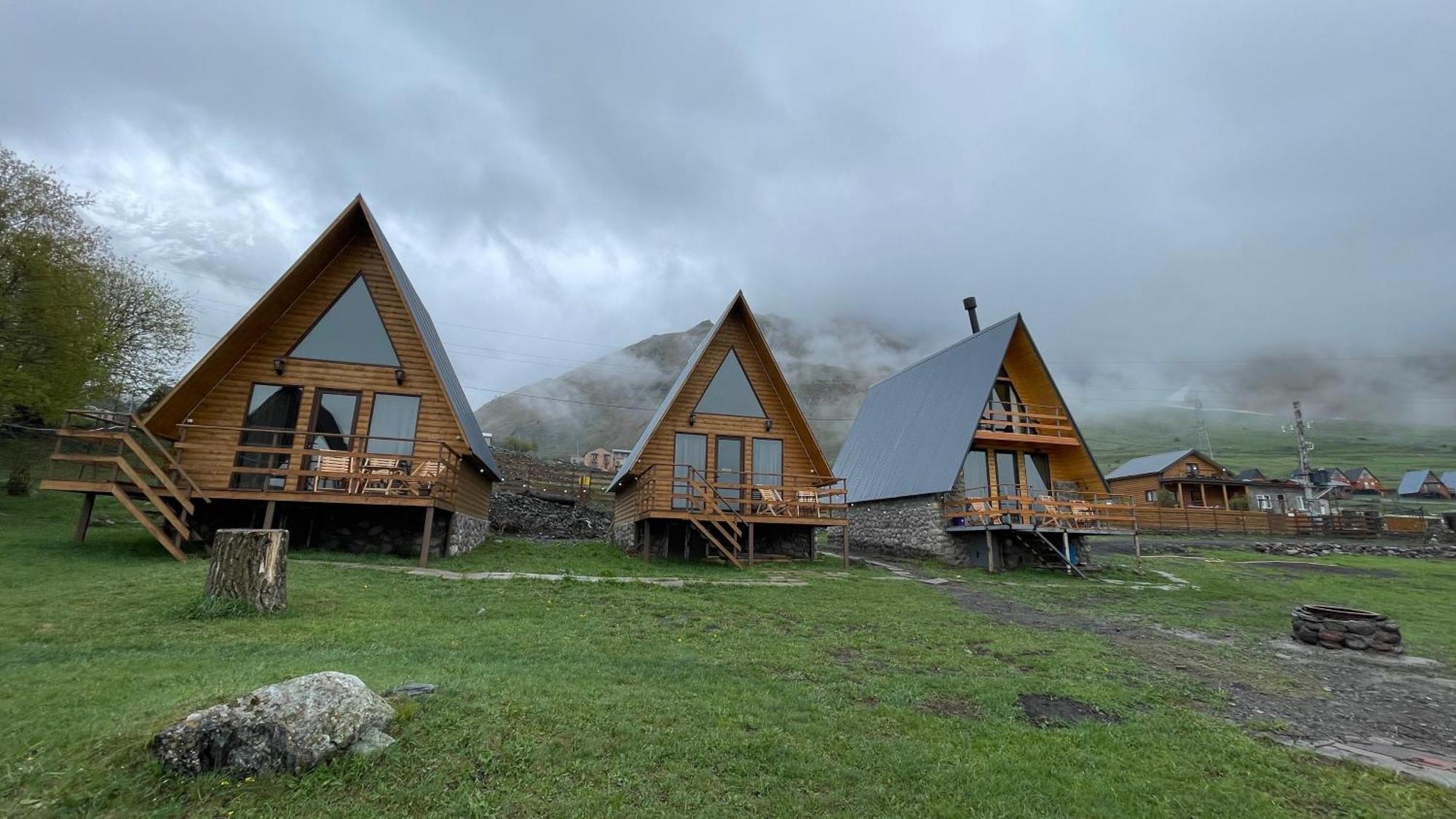 Aura Cottages Kazbegi Esterno foto