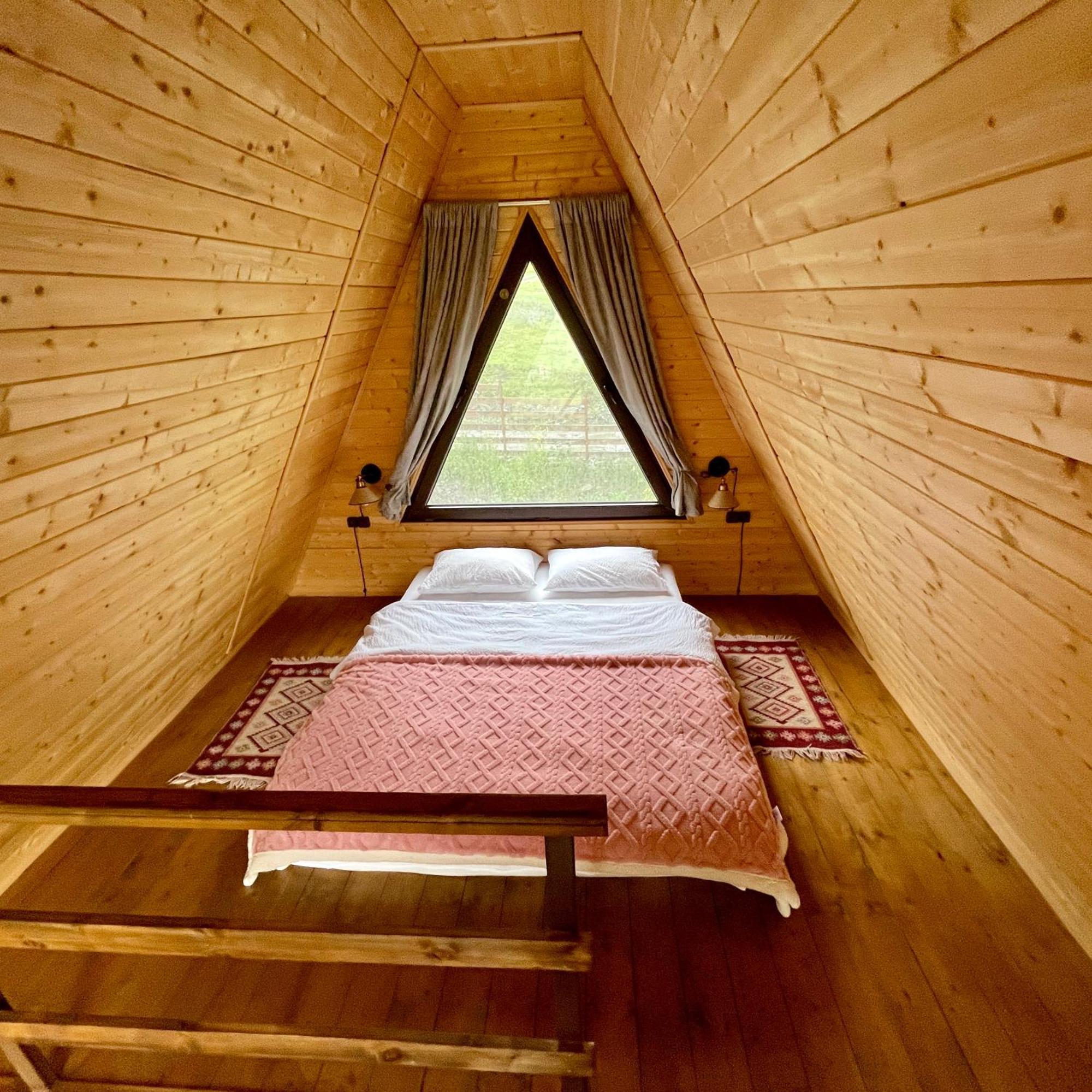 Aura Cottages Kazbegi Esterno foto
